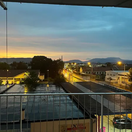 Luxusapartment Mit 40 Qm Terrasse, E-parkplatz Und Parkplatz * Graz