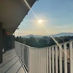 Luxusapartment Mit 40 Qm Terrasse, E-parkplatz Und Parkplatz *