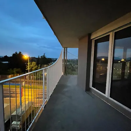 Apartment Luxusapartment Mit 40 Qm Terrasse, E-parkplatz Und Parkplatz *