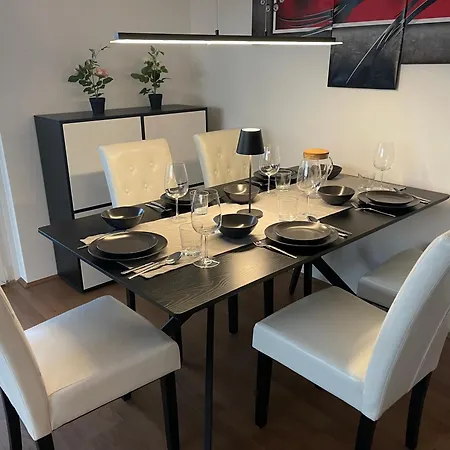 Luxusapartment Mit 40 Qm Terrasse, E-parkplatz Und Parkplatz Apartment *