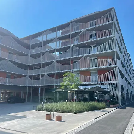 Apartman Luxusapartment Mit 40 Qm Terrasse, E-parkplatz Und Parkplatz *