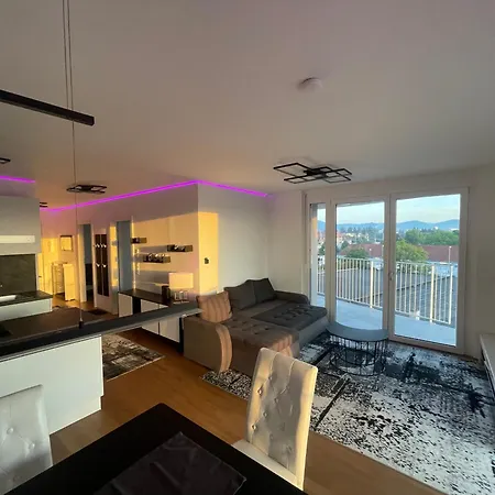 Apartament Luxusapartment Mit 40 Qm Terrasse, E-parkplatz Und Parkplatz