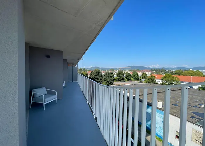 Luxusapartment Mit 40 Qm Terrasse, E-parkplatz Und Parkplatz * Graz